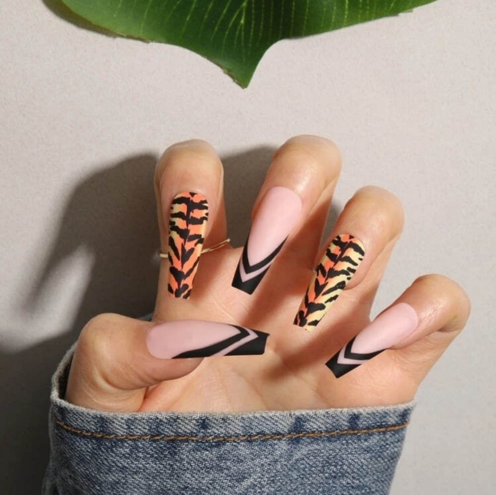 Tiger Design Nails 🐅